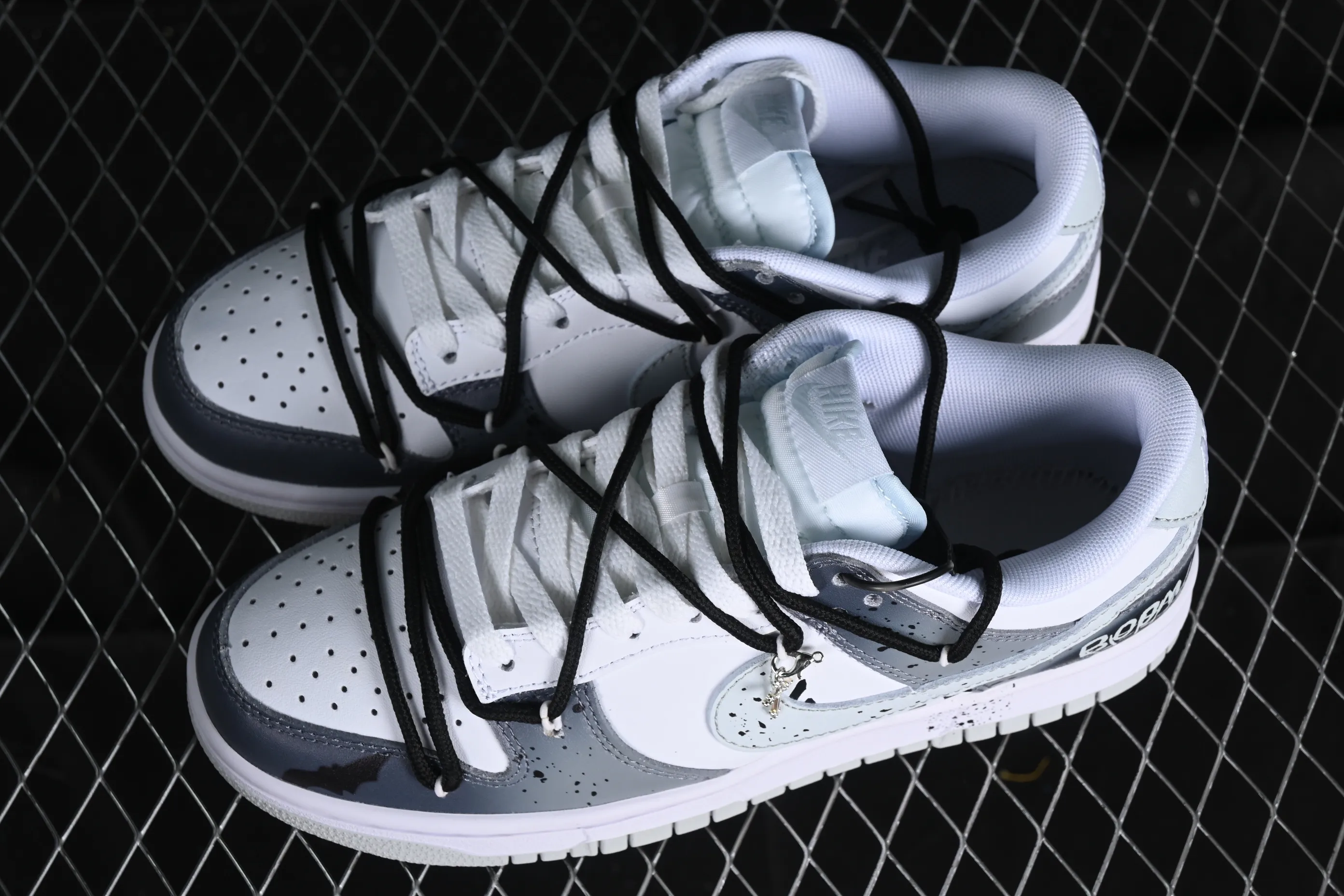 All categories Nk SB Dunk series Nk SB Dunk Low Low-top sneakers Nk Dunk Low Splash ink graffiti Double hook Halloween cross Old gradient SB strap low-top casual sneakers DV0831-101